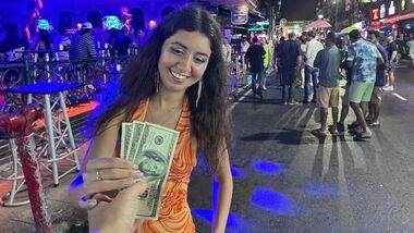 Юная шлюха Кети Вест пробует анал на первом свидании